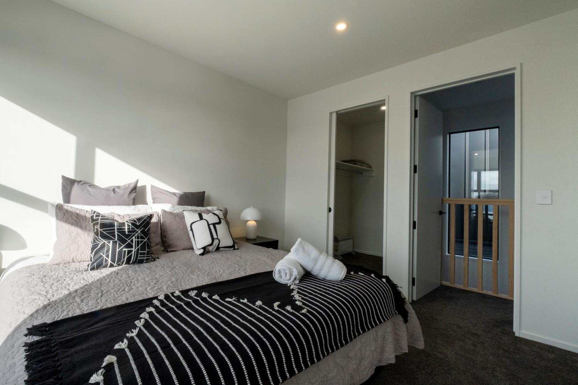 Luxury 2 Bed Townhome In Cbd Christchurch Zewnętrze zdjęcie