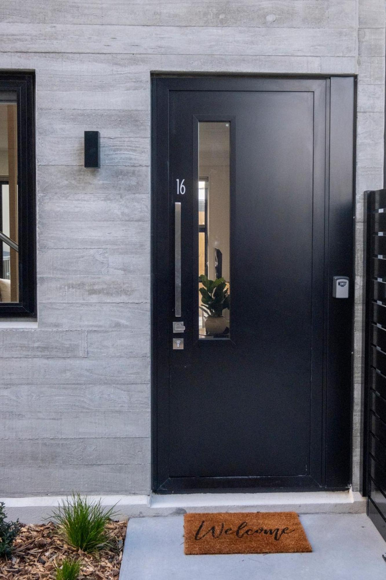 Luxury 2 Bed Townhome In Cbd Christchurch Zewnętrze zdjęcie